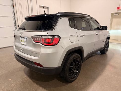 Used 2025 Jeep Compass Limited AWD/4WD image 5