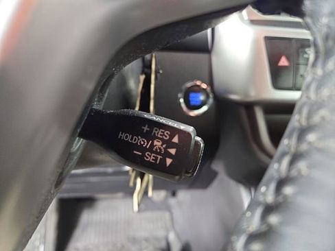 Used 2019 Toyota Highlander XLE image 24