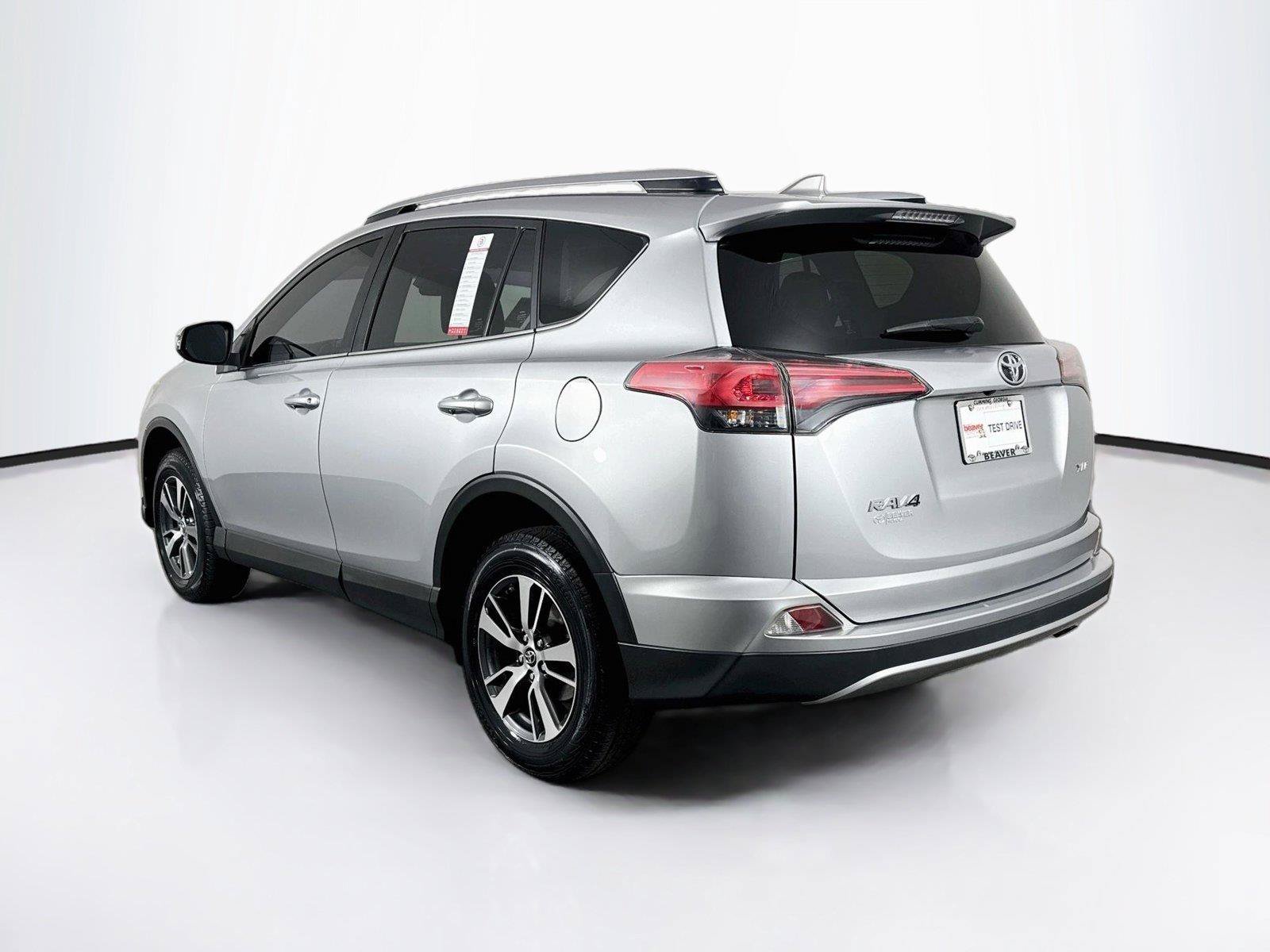 Used 2018 Toyota RAV4 XLE FWD image 11