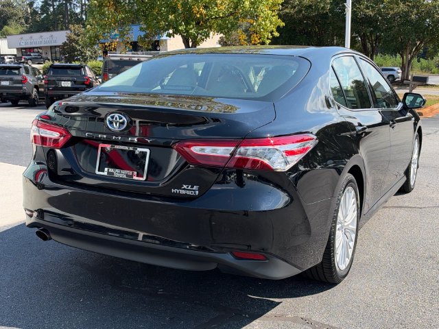 Used 2018 Toyota Camry XLE FWD image 3