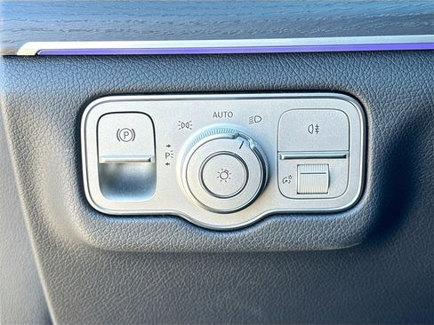 Used 2023 Mercedes-Benz GLE 450 4MATIC image 11