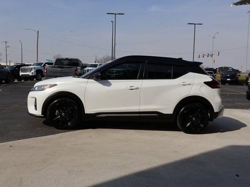 Used 2022 Nissan Kicks SR w/ Premium Package image 5