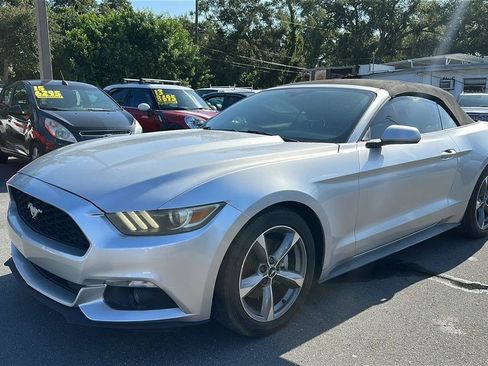 Used 2015 Ford Mustang Convertible w/ Equipment Group 051A RWD image 40