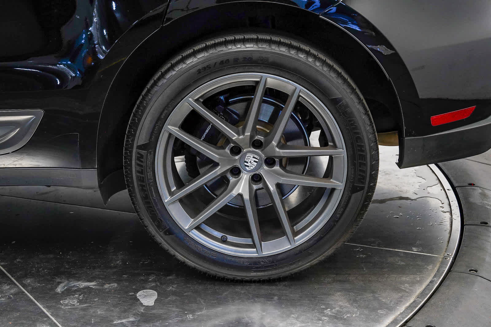 Used 2025 Porsche Macan Turbo AWD/4WD image 10