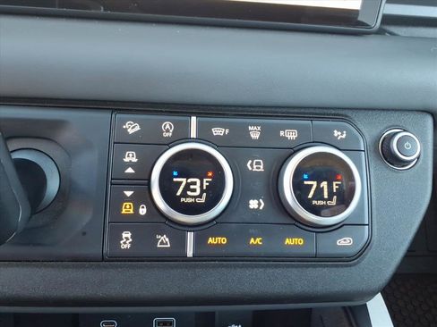 Used 2023 Land Rover Defender 110 X-Dynamic SE image 13