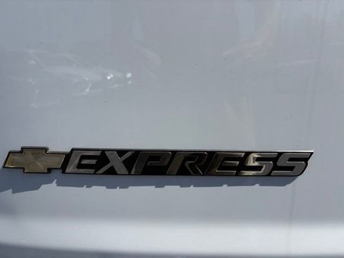 Used 2024 Chevrolet Express 2500 w/ Driver Convenience Package RWD image 6