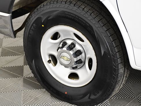 Used 2016 Chevrolet Express 3500 LT w/ LT Preferred Equipment Group RWD image 31