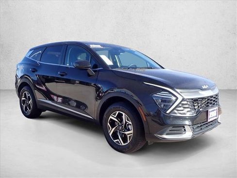 Used 2024 Kia Sportage LX image 6