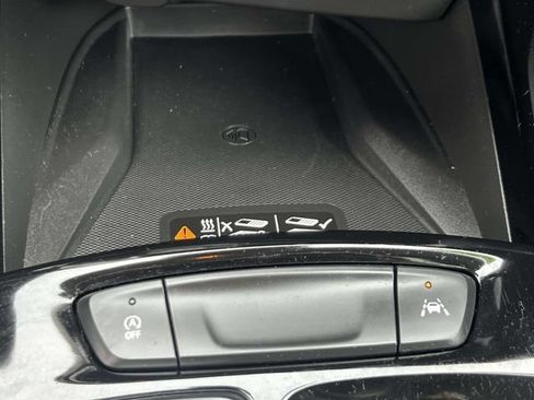 Used 2024 Chevrolet Trax ACTIV w/ Sunroof Package FWD image 29