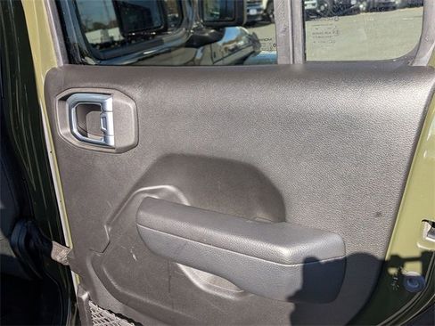 Used 2023 Jeep Gladiator Willys image 33