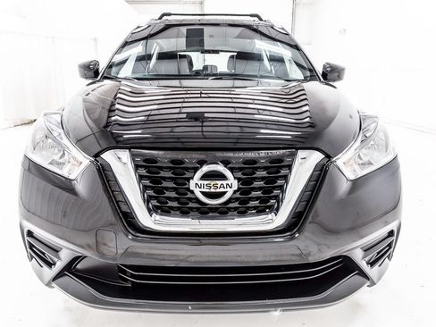 Used 2019 Nissan Kicks SV FWD image 11