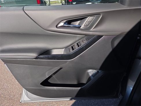 New 2026 Chevrolet Equinox LT w/ Convenience Package II image 17