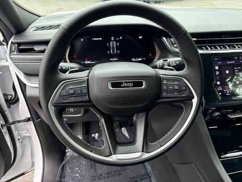 New 2026 Jeep Grand Cherokee Laredo AWD/4WD image 18