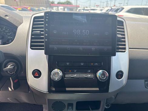 Used 2010 Nissan Frontier SE RWD image 16