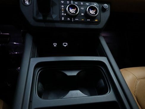 Used 2023 Land Rover Defender 90 V8 image 84