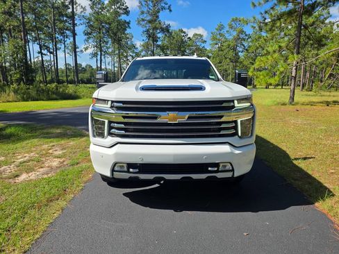 Used 2022 Chevrolet Silverado 3500 High Country w/ Technology Package AWD/4WD image 8
