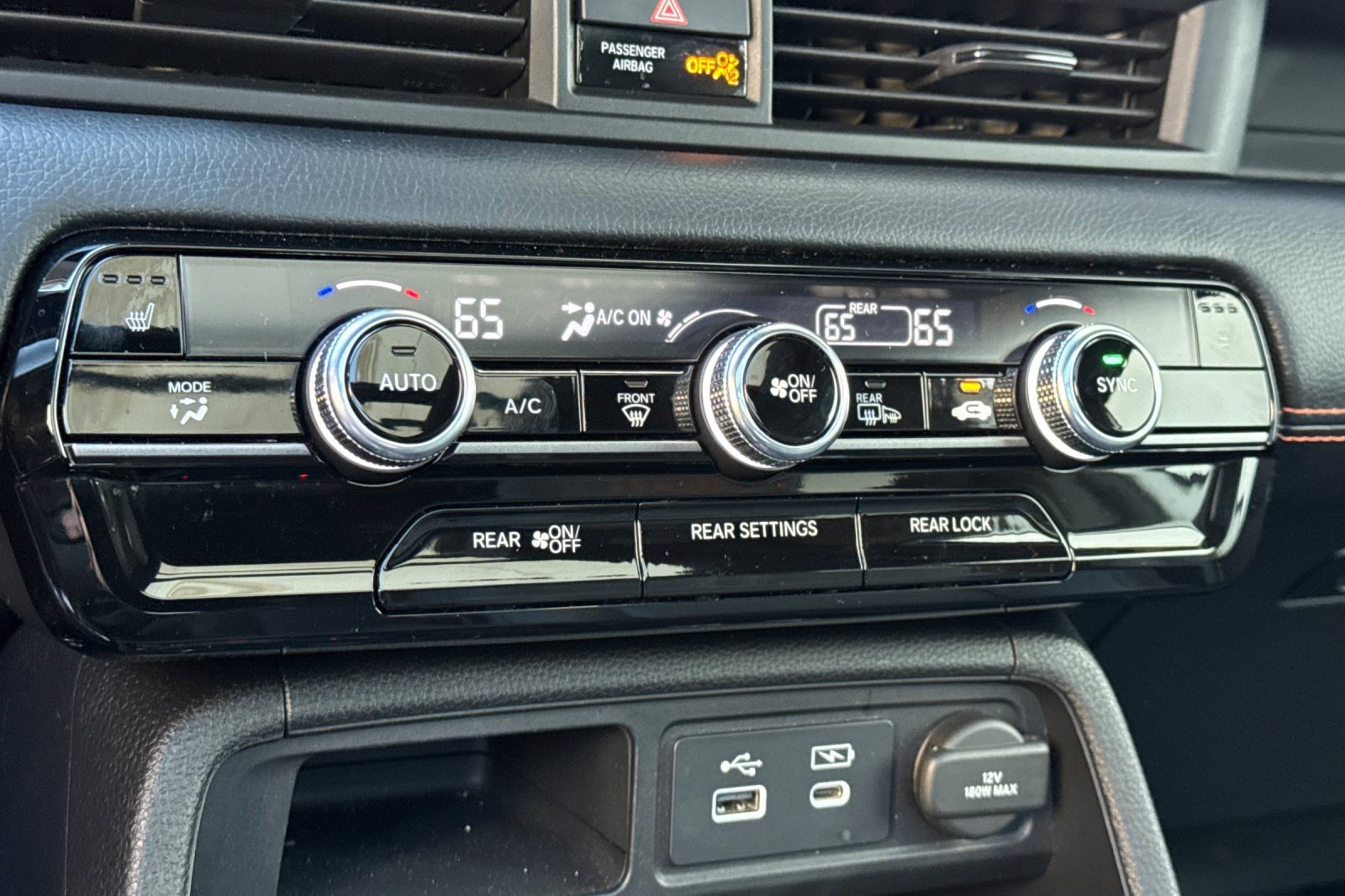 Used 2025 Honda Pilot TrailSport image 19