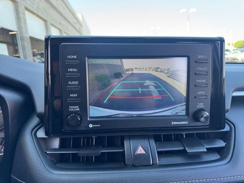 Used 2020 Toyota RAV4 LE w/ Carpet Mat Package FWD image 29