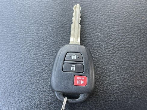 Used 2022 Toyota Tacoma SR AWD/4WD image 49