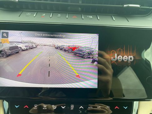 New 2026 Jeep Grand Cherokee Limited image 14