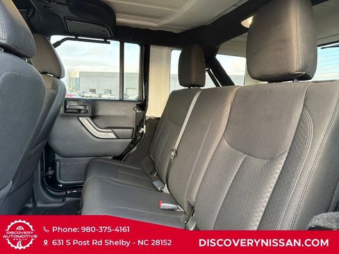 Used 2018 Jeep Wrangler Unlimited Sport S image 29