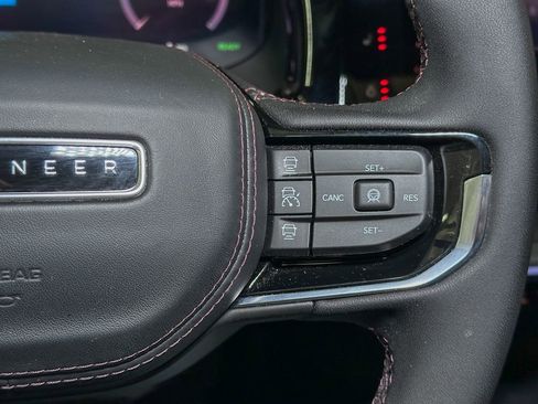 Used 2025 Jeep Wagoneer S Limited image 36