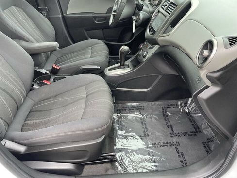 Used 2016 Chevrolet Sonic LT image 10
