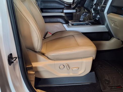 Used 2015 Ford F150 Lariat w/ Equipment Group 502A Luxury AWD/4WD image 13