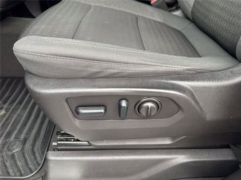 Used 2022 Chevrolet Silverado 1500 LT AWD/4WD image 12