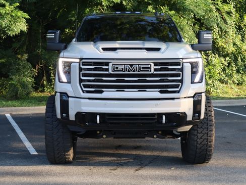 Used 2026 GMC Sierra 2500 AT4 w/ AT4 Premium Plus Package AWD/4WD image 3
