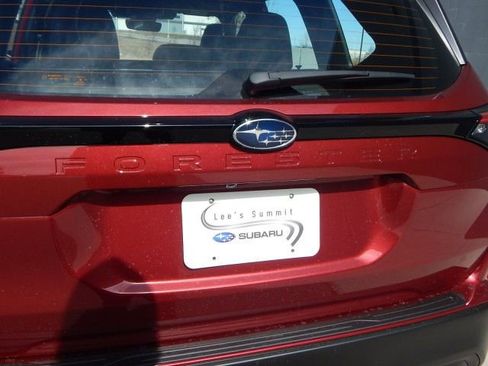 Certified 2025 Subaru Forester w/ Convenience Package #1 image 4