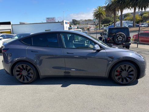 Used 2022 Tesla Model Y Performance AWD/4WD image 4