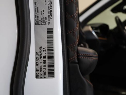 Used 2022 Jeep Grand Cherokee Summit AWD/4WD image 40