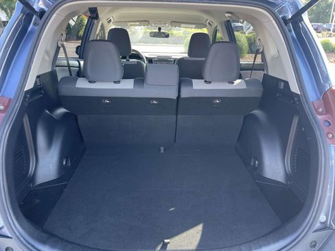 Used 2014 Toyota RAV4 LE FWD image 10