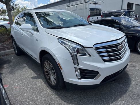 Used 2018 Cadillac XT5 Luxury w/ Driver Awareness Package FWD image 4