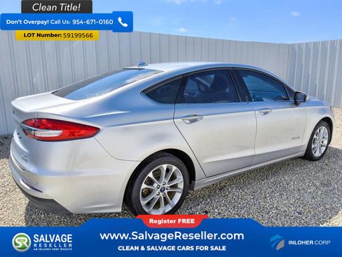 Used 2019 Ford Fusion SE FWD image 4