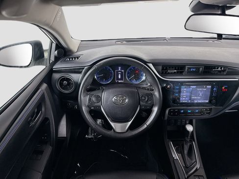 Used 2018 Toyota Corolla XSE w/ Carpet Mat Package (TMS) FWD image 17