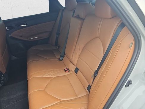 Used 2022 Toyota Avalon Limited image 13