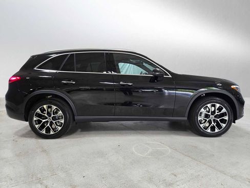 Used 2024 Mercedes-Benz GLC 300 4MATIC image 2