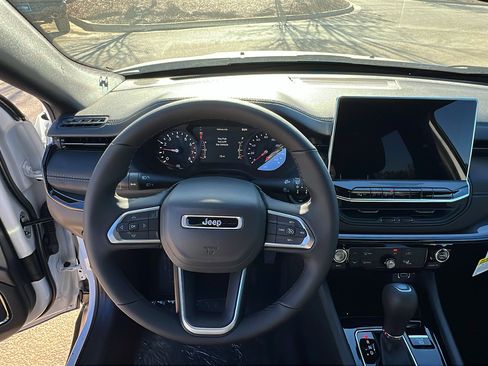 New 2026 Jeep Compass Latitude AWD/4WD image 21