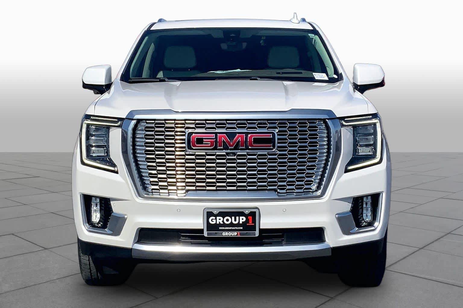 Used 2021 GMC Yukon Denali w/ Denali Ultimate Package AWD/4WD image 4