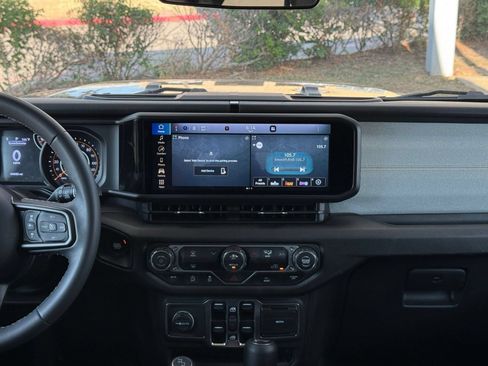 Used 2025 Jeep Wrangler Unlimited Sport AWD/4WD image 17