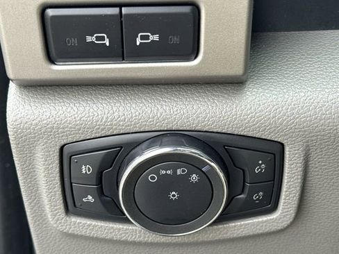 Used 2015 Ford F150 Lariat image 20