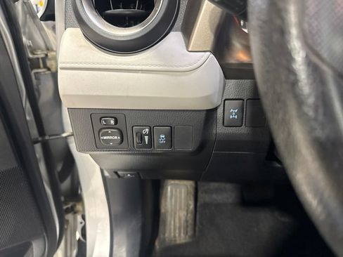 Used 2014 Toyota RAV4 LE AWD/4WD image 14
