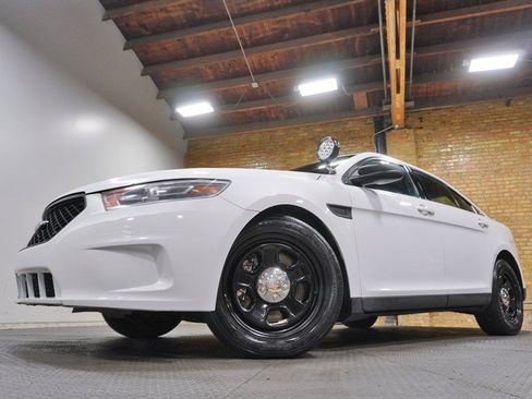 Used 2019 Ford Taurus Police Interceptor AWD image 3