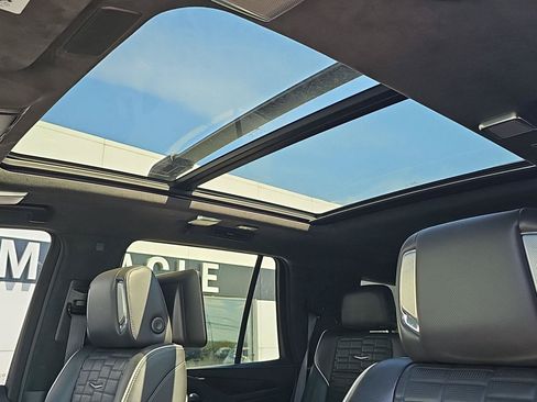 Certified 2023 Cadillac Escalade Sport Platinum AWD/4WD image 15