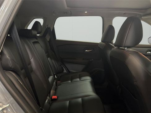 Used 2022 Nissan Rogue SL FWD image 13