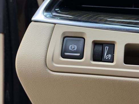 Used 2019 Cadillac XT5 FWD image 28