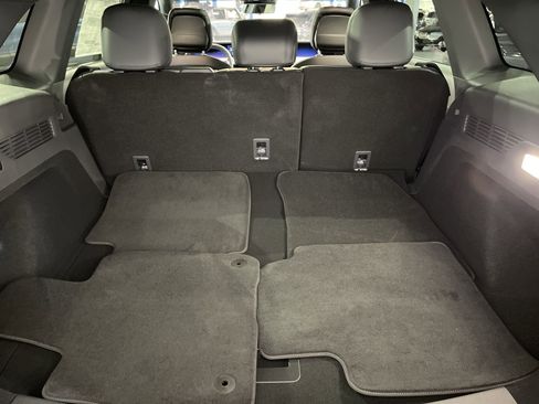 New 2024 Lincoln Nautilus Premier w/ Equipment Group 102A image 31