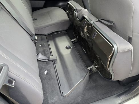 Used 2018 Toyota Tacoma TRD Off-Road image 36